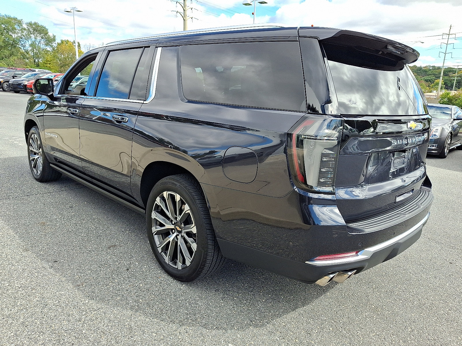 Certified 2026 Chevrolet Suburban High Country AWD/4WD image 5