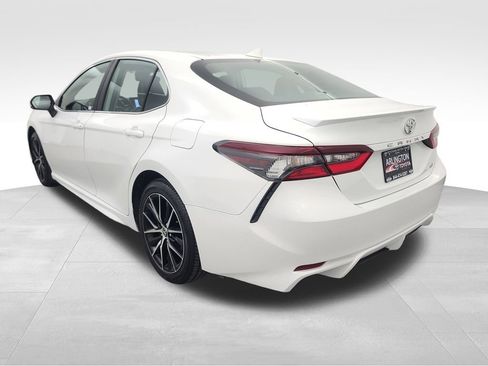 Used 2024 Toyota Camry SE image 8