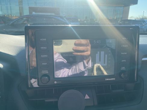 Used 2021 Toyota RAV4 XLE image 4