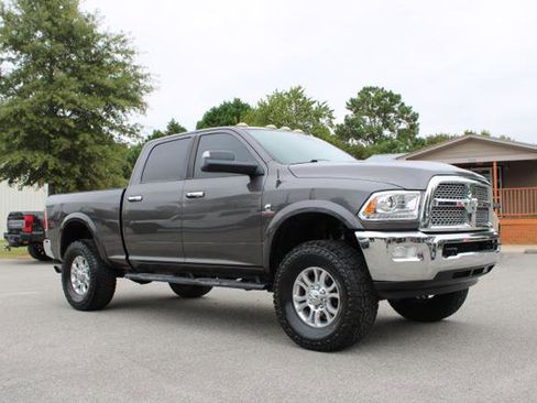 Used 2014 RAM 2500 Laramie w/ Convenience Group image 3