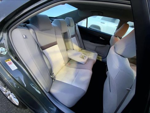 Used 2014 Toyota Camry LE image 19