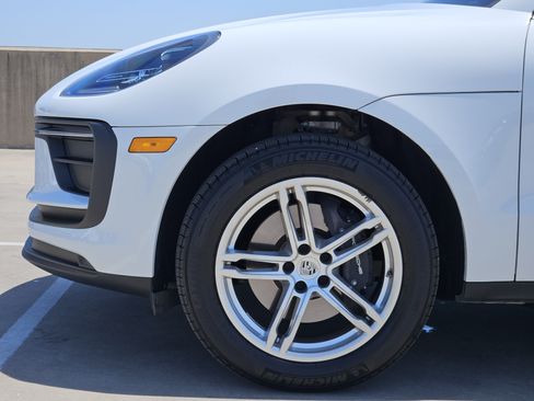 Certified 2026 Porsche Macan AWD/4WD image 13