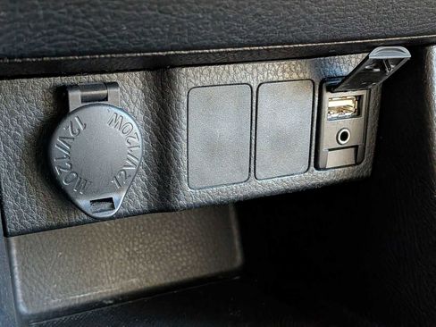 Used 2014 Toyota Corolla LE image 28