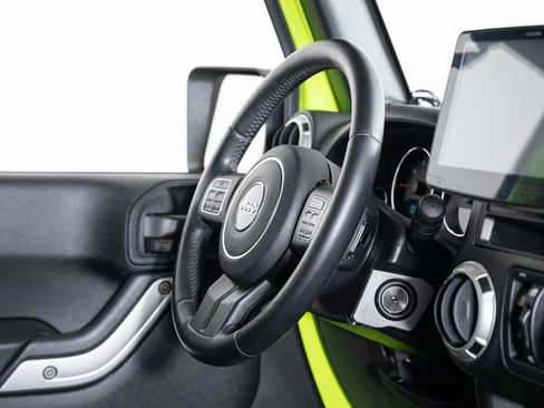 Used 2016 Jeep Wrangler Unlimited Sahara w/ Connectivity Group image 24