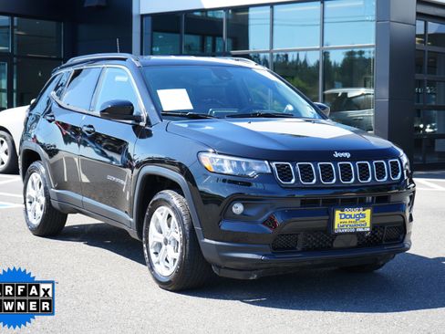 Used 2025 Jeep Compass Latitude image 1