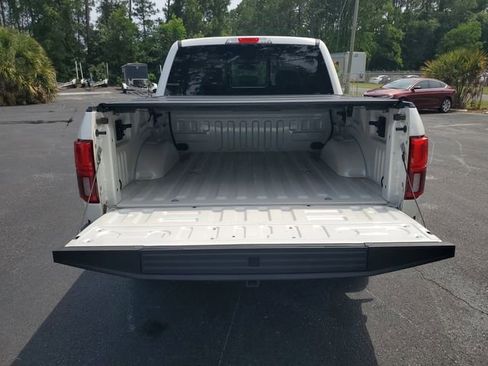 Used 2019 Ford F150 Lariat w/ Equipment Group 502A Luxury AWD/4WD image 8