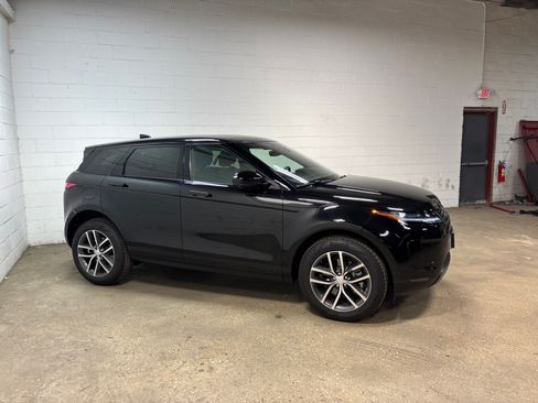 Used 2026 Land Rover Range Rover Evoque S AWD/4WD image 5