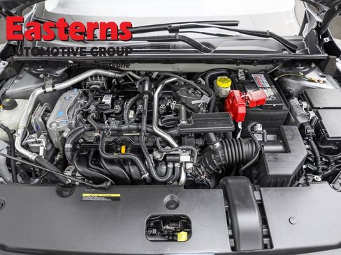 Used 2023 Nissan Sentra SR w/ Trunk Package image 7