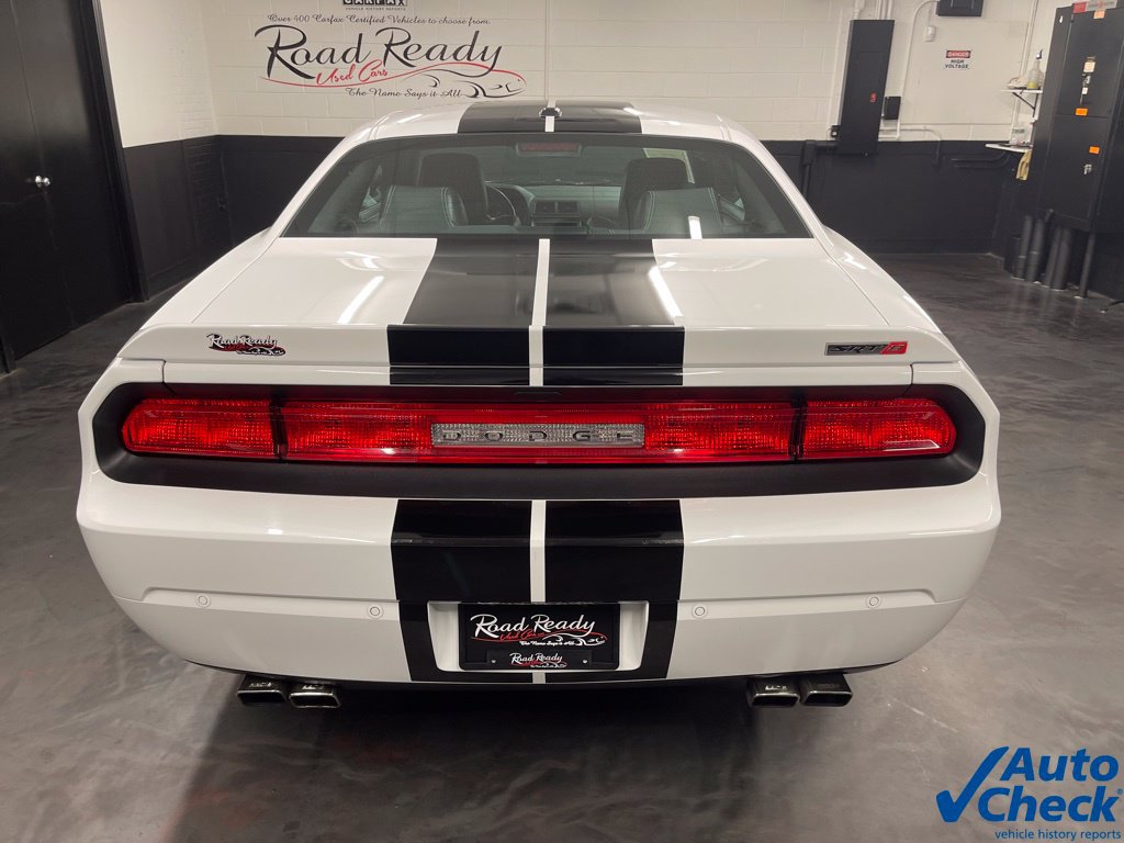 Used 2014 Dodge Challenger SRT8 RWD image 9