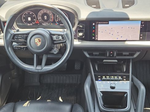 Certified 2024 Porsche Cayenne AWD/4WD image 25