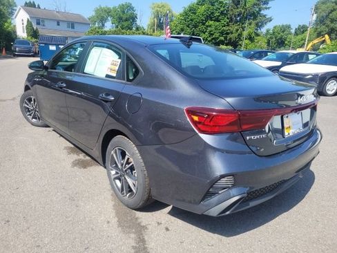 Certified 2023 Kia Forte LXS w/ LXS Technology Package FWD image 3