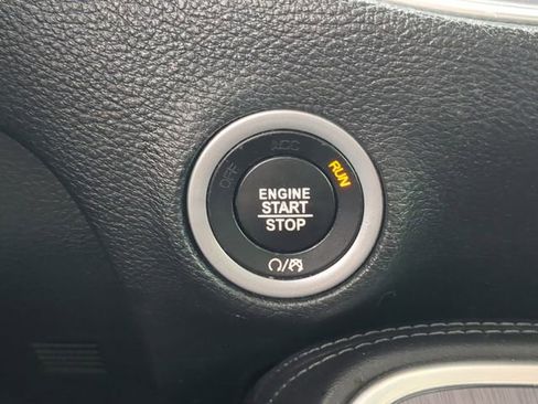 Used 2018 Dodge Challenger SXT w/ Blacktop Package image 28