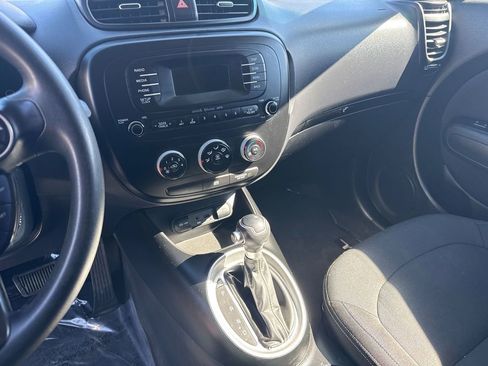 Used 2014 Kia Soul + FWD image 11
