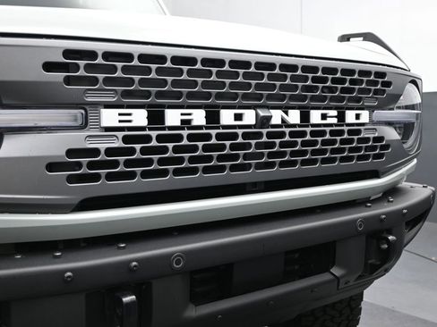 Used 2024 Ford Bronco Badlands image 11
