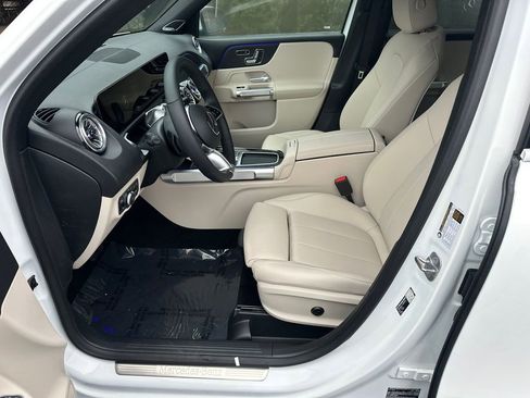 New 2026 Mercedes-Benz GLB 250 image 9