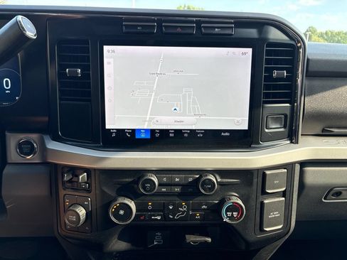 Used 2024 Ford F250 XLT w/ Black Appearance Package AWD/4WD image 11
