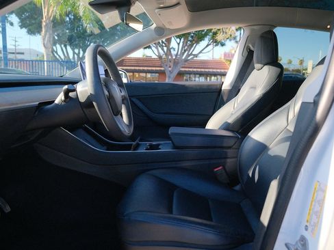 Used 2021 Tesla Model Y Long Range AWD/4WD image 9