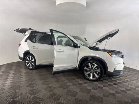 Certified 2025 Honda Pilot Elite image 16