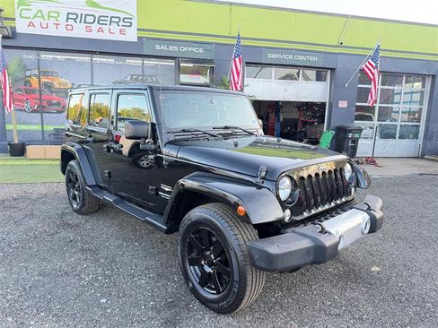 Used 2015 Jeep Wrangler Unlimited Sahara w/ Dual Top Group image 3