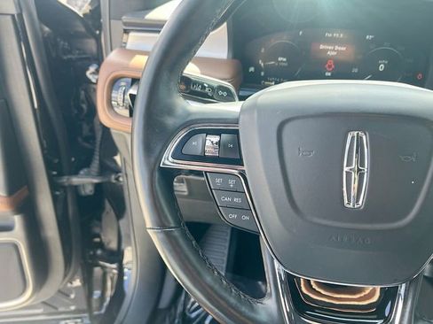 Used 2022 Lincoln Nautilus Reserve FWD image 17