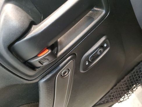 Used 2018 Jeep Wrangler Unlimited Sport S image 13