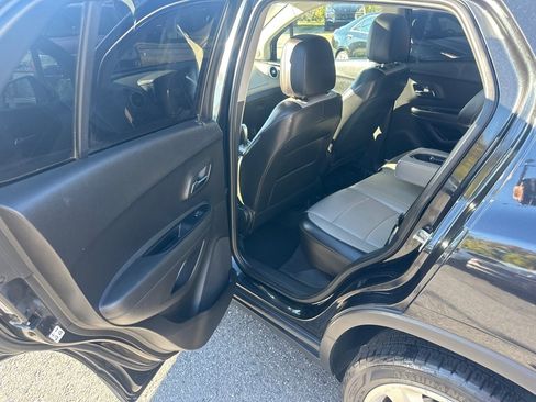 Used 2015 Chevrolet Trax LTZ image 12