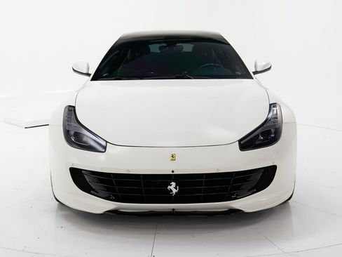 Used 2017 Ferrari GTC4Lusso image 8
