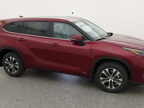 New 2026 Toyota Highlander XLE AWD/4WD image 12