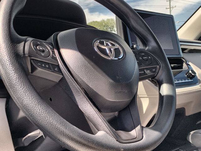 Used 2026 Toyota Corolla Cross L FWD image 19