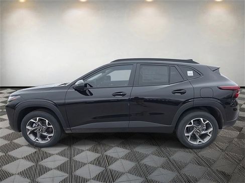 New 2026 Chevrolet Trax LT w/ Driver Confidence Package image 8