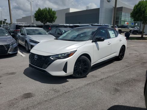 New 2025 Nissan Sentra SR w/ Midnight Edition image 26