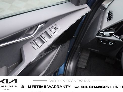 New 2026 Kia Niro EX FWD image 27