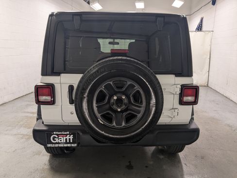 Used 2022 Jeep Wrangler Unlimited Sport AWD/4WD image 8