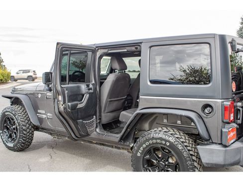Used 2018 Jeep Wrangler Unlimited Sport S AWD/4WD image 13