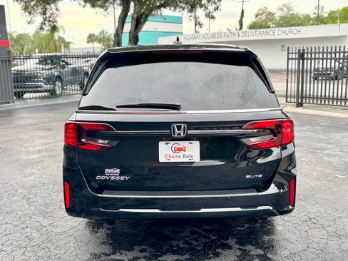 Used 2025 Honda Odyssey Elite image 5