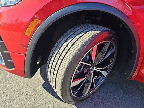 Certified 2024 Volkswagen Tiguan SEL R-Line image 34