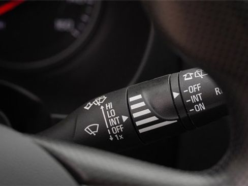 Used 2024 GMC Terrain SLE image 30