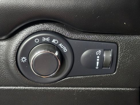 Used 2023 Dodge Durango GT AWD/4WD image 32
