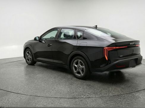 Used 2025 Kia K4 LXS image 6