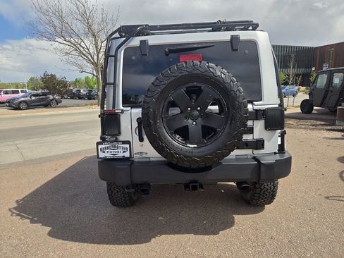 Used 2012 Jeep Wrangler Unlimited Sahara w/ Connectivity Group AWD/4WD image 9