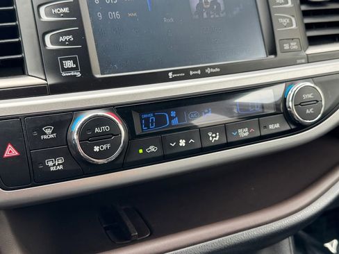 Certified 2018 Toyota Highlander Limited w/ Carpet Mat Package (TMS) AWD/4WD image 23