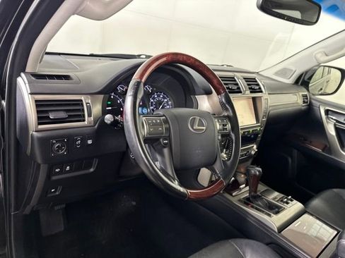 Used 2017 Lexus GX 460 Premium image 13