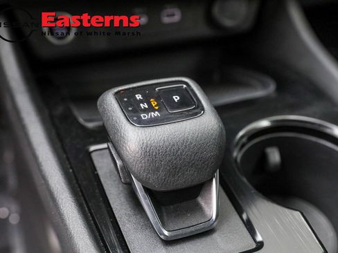 Used 2023 Nissan Rogue S image 19