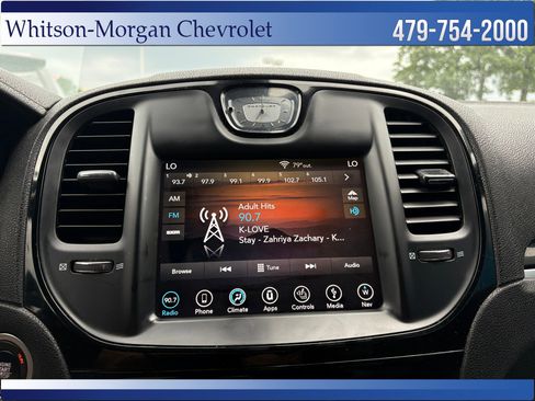 Used 2018 Chrysler 300 S RWD image 28