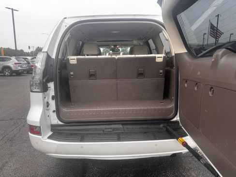 Used 2014 Lexus GX 460 w/ Premium Package AWD/4WD image 20