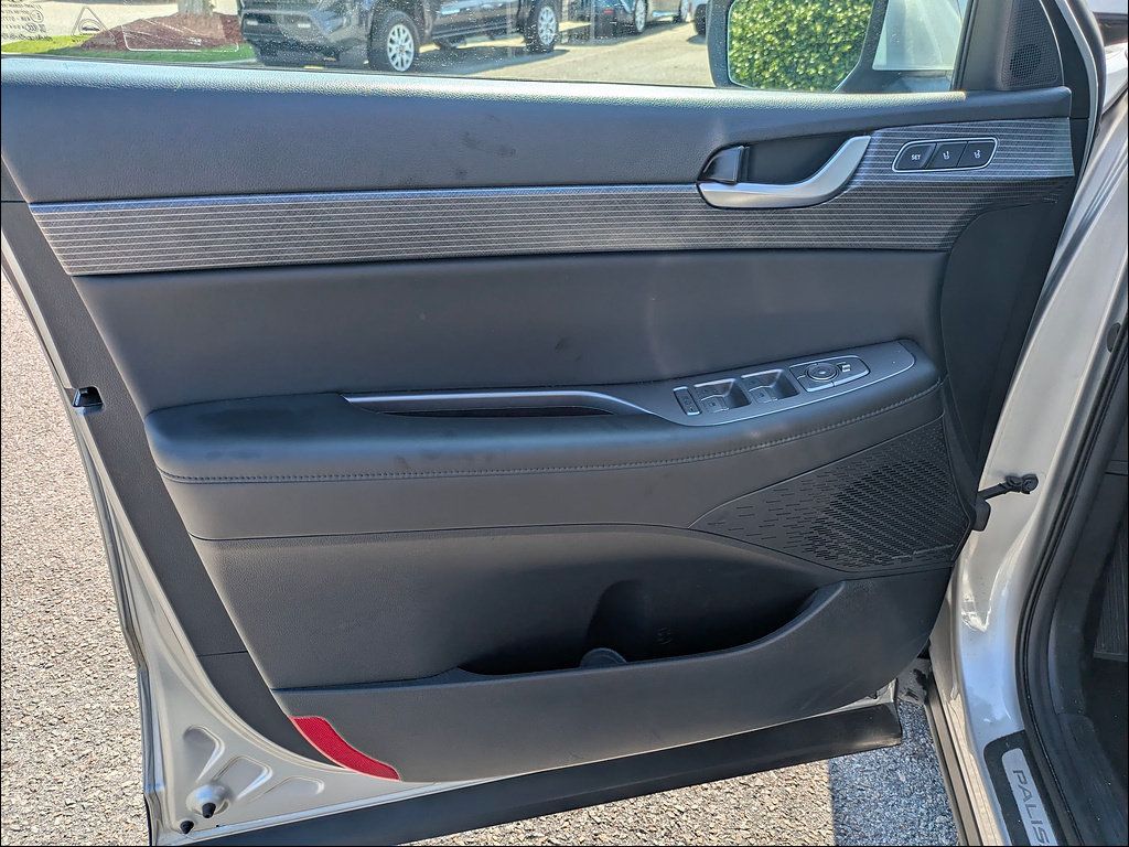 Used 2024 Hyundai Palisade Limited FWD image 11