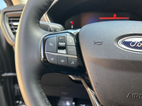 Used 2025 Ford Escape SE FWD image 15