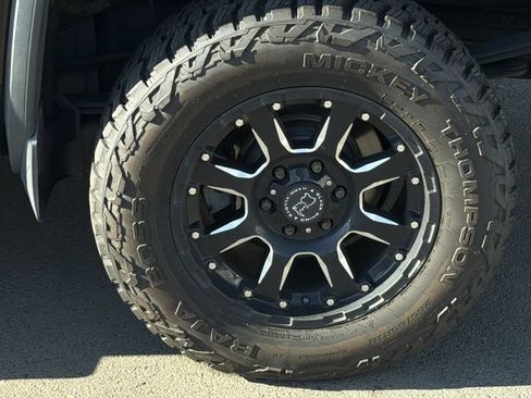 Used 2019 GMC Sierra 1500 SLE w/ SLE Value Package AWD/4WD image 8
