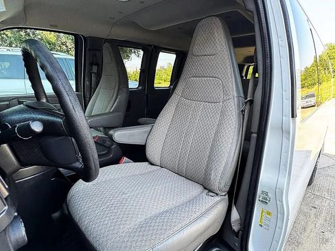 Used 2016 Chevrolet Express 3500 LS RWD image 19