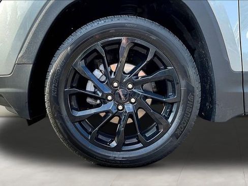 Certified 2023 GMC Terrain SLE w/ Driver Convenience Package AWD/4WD image 32